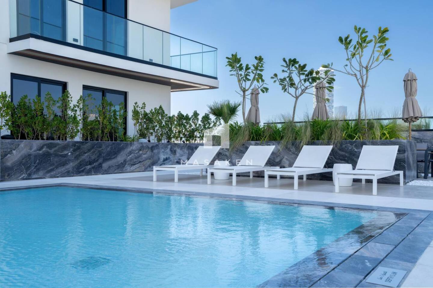 New 1 Bedroom With Balcony In Jvc